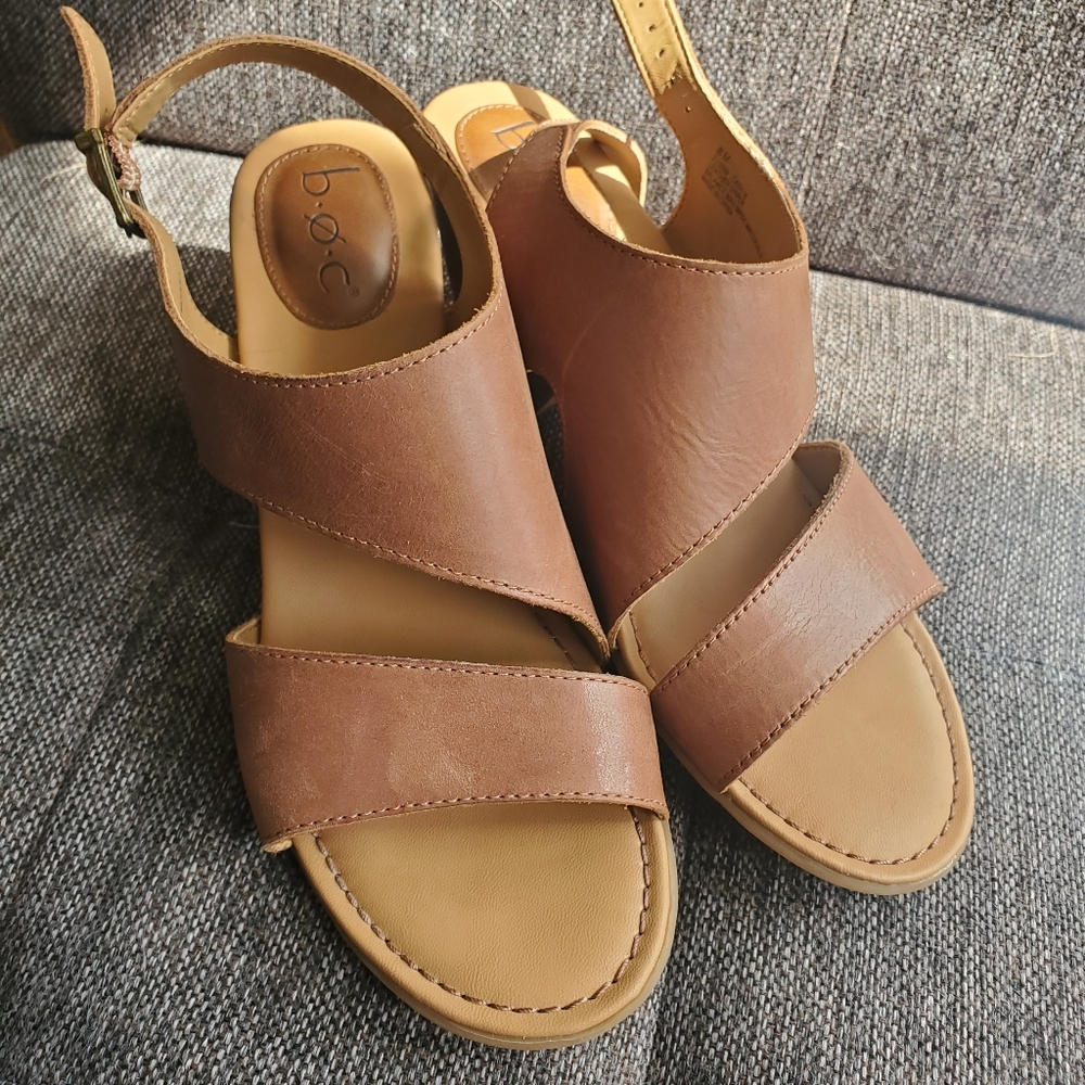COPY - B.o.c sandals EUC size 8 M tan